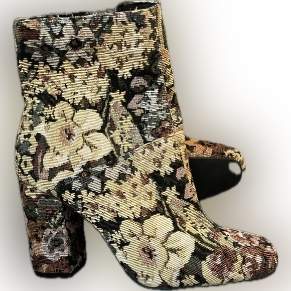 Urban outfitters embroidered boots - Picture 4 of 5